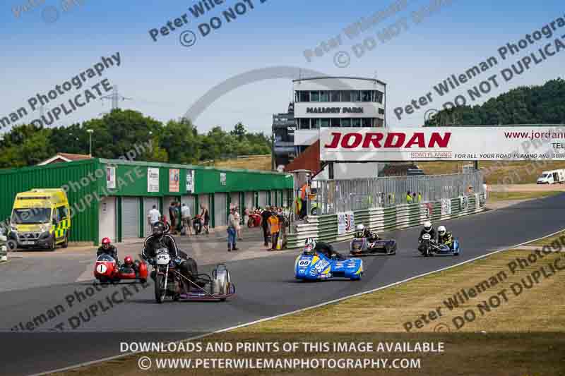 Vintage motorcycle club;eventdigitalimages;mallory park;mallory park trackday photographs;no limits trackdays;peter wileman photography;trackday digital images;trackday photos;vmcc festival 1000 bikes photographs